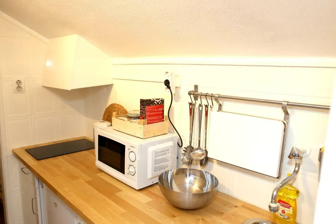 White Cosy Apartment Лиссабон